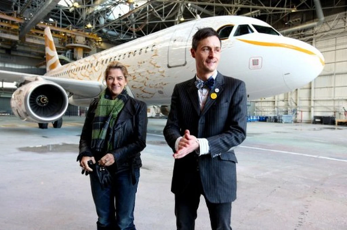 500 litrów farby i 950 godzin pracy 10-osobowego zespołu było potrzebne, by zmienić pasażerski samolot Airbus A319 w... gołębia. Ten niespotykany w lotnictwie projekt graficzny zrealizowały linie British Airways w ramach konkursu promującego brytyjskie talenty w okresie przygotowań do Igrzysk Olimpijskich w Londynie. Już wkrótce na niebie pojawi się kolejnych  osiem takich maszyn.