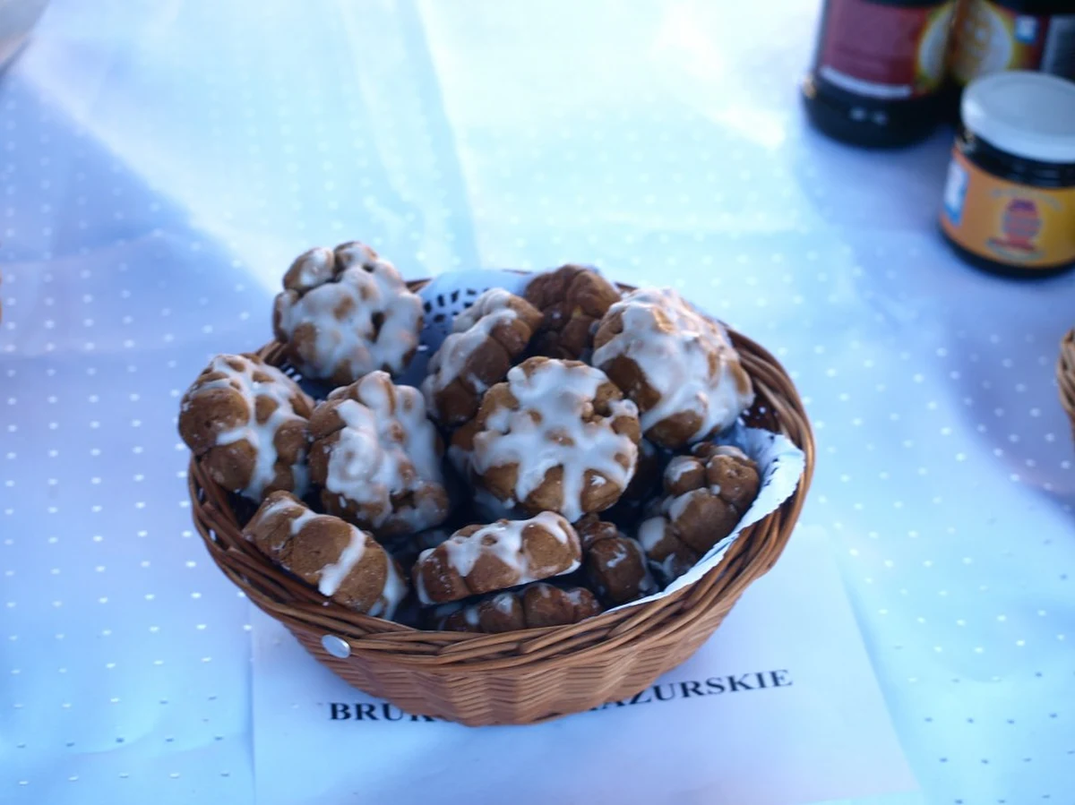 W Olsztynie można dziś kupić tradycyjne potrawy wielkanocne Warmii i Mazur. Niektóre zapomniane nawet przez mieszkańców regionu. Potrafią zaskoczyć nie tylko smakiem, ale i użytymi składnikami.
