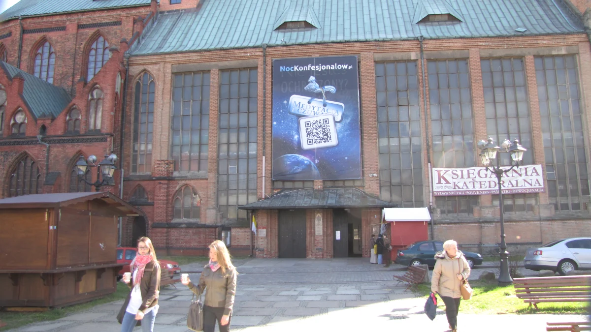 Spowiedź pod osłoną nocy. Z takiej możliwości mogą skorzystać wierni w prawie 100 kościołach w całej Polsce. W ramach akcji "Noc Konfesjonałów", zainicjowanej trzy lata temu w Szczecinie, spowiednicy będą czekać w świątyniach przez całą noc z Wielkiego Czwartku na Wielki Piątek.