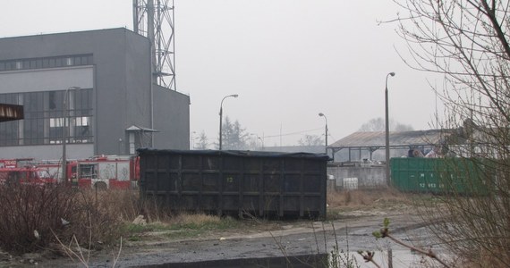 Inspektor ochrony środowiska ostrzega przez ryzykiem skażenia rzeki w Niepołomicach niedaleko Krakowa, do którego mogło dojść po wczorajszym gigantycznym pożarze zakładu utylizacji odpadów ropopochodnych. Chodzi o rzekę Drwinkę, która jest dopływem Wisły.