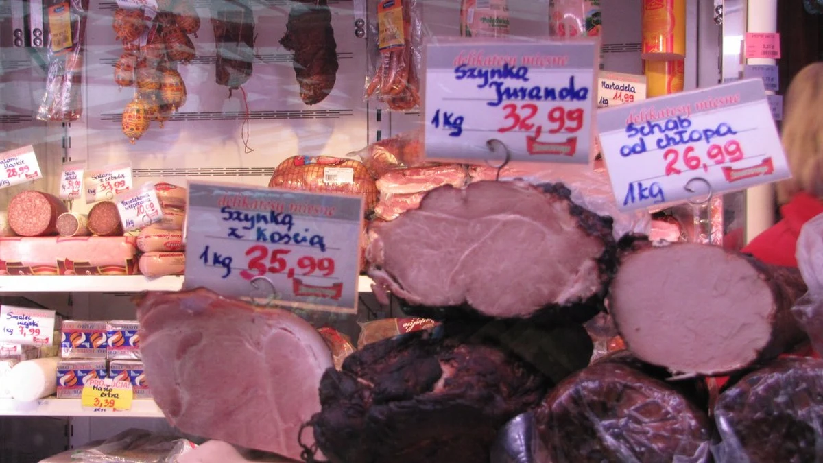 Majonez, jajka, wędliny - robiąc w pośpiechu w Wielki Piątek świąteczne zakupy, często nie zwracamy uwagi na to, co ważne: datę produkcji, datę przydatności do spożycia, czy skład. A to błąd. Ale pamiętajmy, zgodnie z prawem reklamować można także żywność.