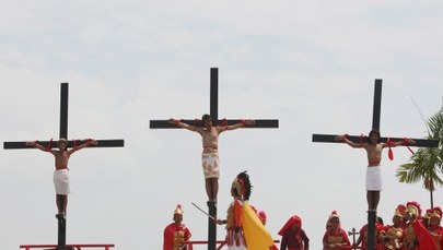 Filipiny: 30 osób przybito do krzyża w Wielki Piątek