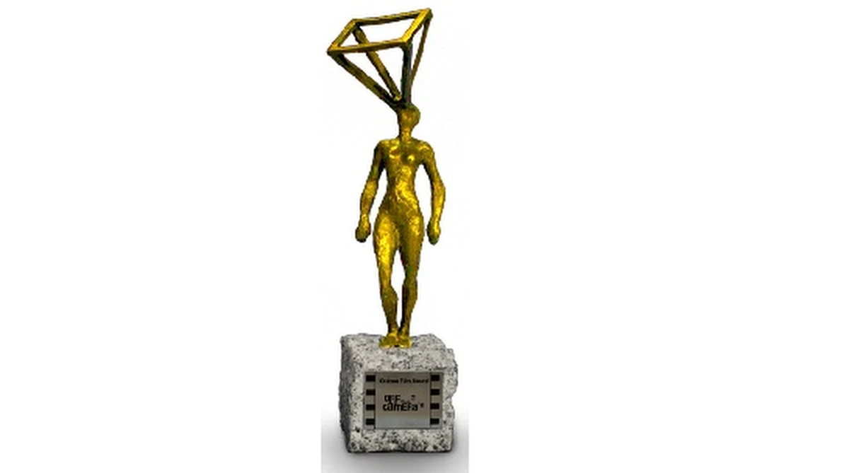 Znamy już laureata tegorocznej edycji nagrody "Pod prąd" Międzynarodowego Festiwalu Filmowego OFF PLUS CAMERA w Krakowie. Jest nim Dawid Thewlis - brytyjski aktor, scenarzysta, reżyser, poeta i gitarzysta.