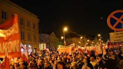 Marsz pamięci w drugą rocznicę katastrofy smoleńskiej