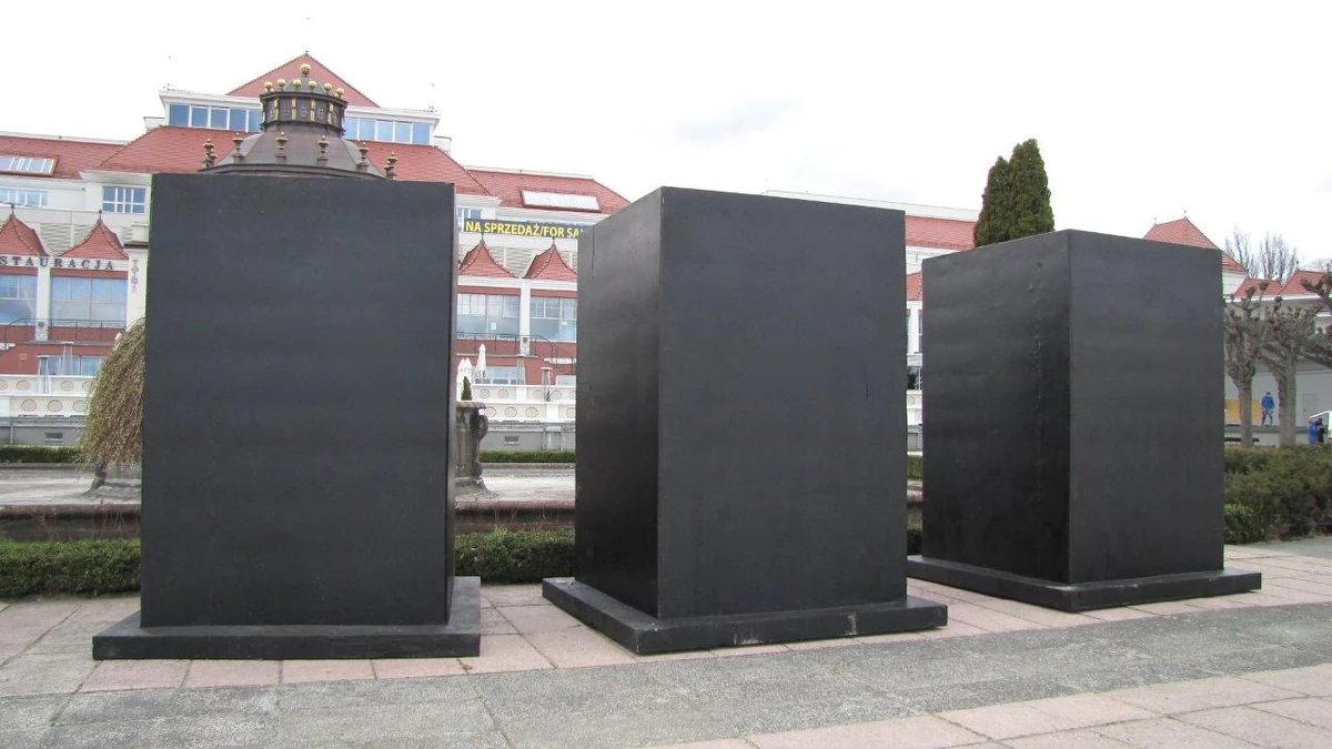 Nie do trzech, a do siedmiu razy sztuka. Po sześciu poprzednich propozycjach wreszcie udało się uzyskać pozwolenia na budowę podziemnego śmietnika, który powstanie przy sopockim molo. Odpady z działających w okolicy restauracji, hotelu czy sopockiej mariny będą gromadzone - dosłownie - pod plażą.