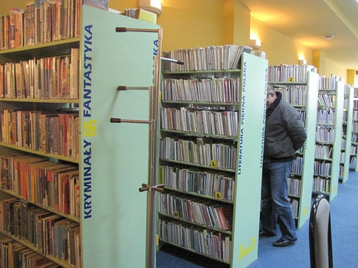 Biblioteka Narodowa alarmuje, że ponad połowa Polaków nie czyta żadnych książek - nawet kucharskich i słowników. 46 procent badanych nie czyta nawet krótszych tekstów - artykułów lub opowiadań. W niechlubnej grupie nieczytających są także ludzie najlepiej wykształceni - spośród nich aż 20 procent nie sięga po lekturę.