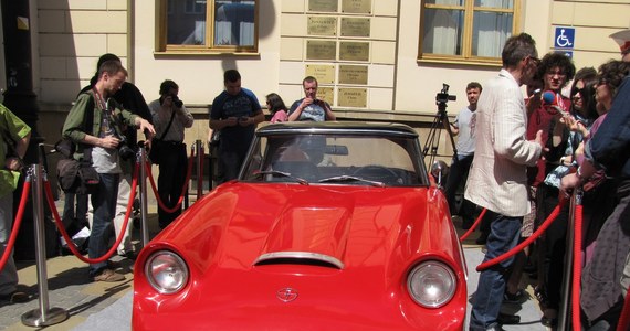Replikę syreny sport zaprezentował w Lublinie jej twórca Mirosław Mazur. Oryginalny samochód zbudowany został tylko w jednym egzemplarzu. Auto skonstruowano pod koniec lat 50. w Fabryce Samochodów Osobowych w Warszawie. Niestety nigdy nie zdecydowano się na rozpoczęcie jego seryjnej produkcji.