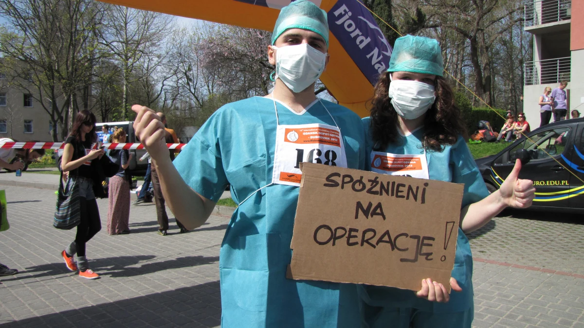 Z perły Bałtyku do perły Adriatyku. Ponad 540 osób z 8 krajów - w większości z Polski - stanęło na starcie Międzynarodowych Mistrzostw Autostopowych. Uczestnicy wyruszyli w trasę w południe. Z Sopotu mają zamiar dotrzeć do chorwackiego Dubrownika.