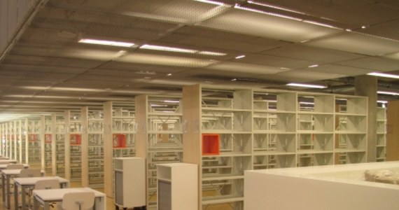 7 kondygnacji, sale konferencyjne, wygodne kanapy i  54 kilometry półek na książki - tak wygląda nowa wspólna biblioteka Uniwersytetu Śląskiego i Uniwersytetu Ekonomicznego w Katowicach. To jedna z najnowocześniejszych takich placówek w Europie.