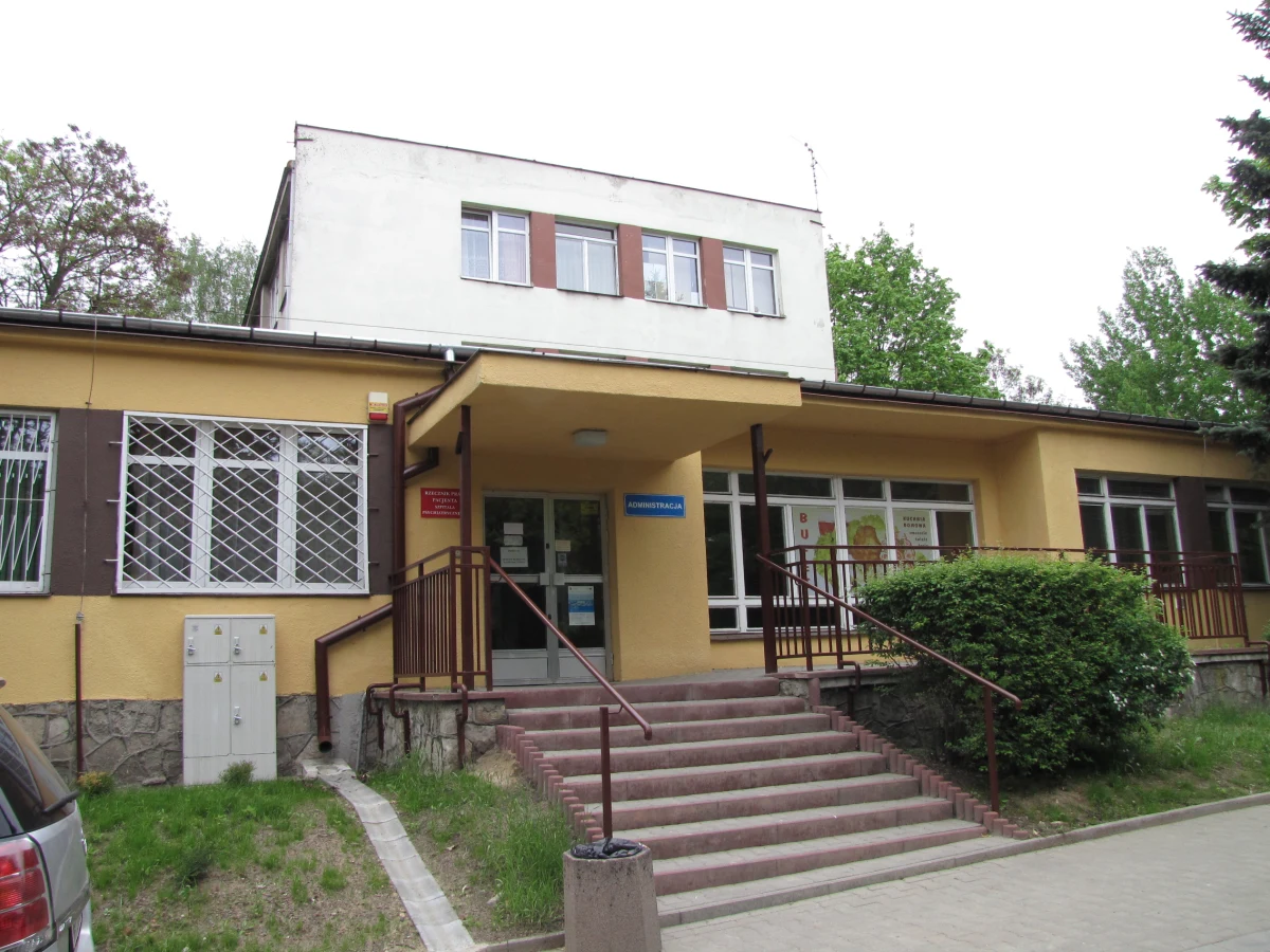 Pilna kontrola urzędu marszałkowskiego w szpitalu psychiatrycznym w Radomiu - dowiedział się reporter RMF FM. To efekt doniesień o dwóch gwałtach na dzieciach w tej właśnie placówce. Tymczasem podejrzewany o te przestępstwa 16-latek został już wypisany do domu. Dyrektor szpitala nie zamierza jednak podać się do dymisji.