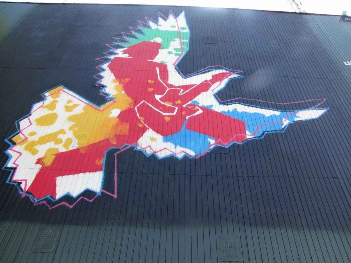 Za nami drugi dzień Life Festival Oświęcim i kolejna porcja towarzyszących mu atrakcji. Wśród nich znalazł się monodram "Shirley Valentine" z Krystyną Jandą i odsłonięcie okolicznościowego muralu autorstwa Andrzeja Pągowskiego. W równie ciekawe i głównie muzyczne wydarzenia, będzie obfitować festiwalowa sobota.