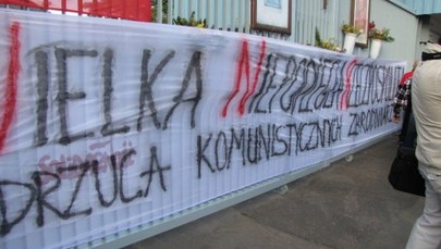 Protest przeciwko umieszczeniu na bramie Stoczni Gdańskiej napisu "imienia Lenina"