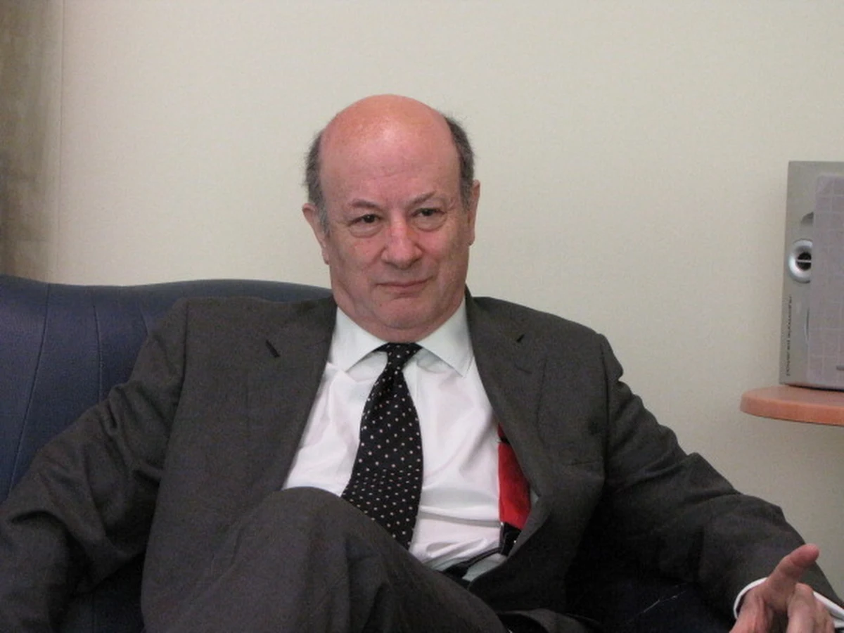 Majątek posłów Sejmu VII kadencji wynosi ponad pół miliarda złotych. Według obliczeń "Dziennika Polskiego", najbogatszym z nich jest minister finansów Jacek Rostowski z prawie 60-milionowym majątkiem. W pierwszej dziesiątce znajduje się 7 posłów PO, dwóch z Ruchu Palikota i jeden z PSL.