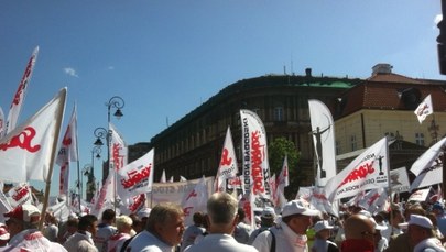 Pikieta "Solidarności" przed Pałacem Prezydenckim