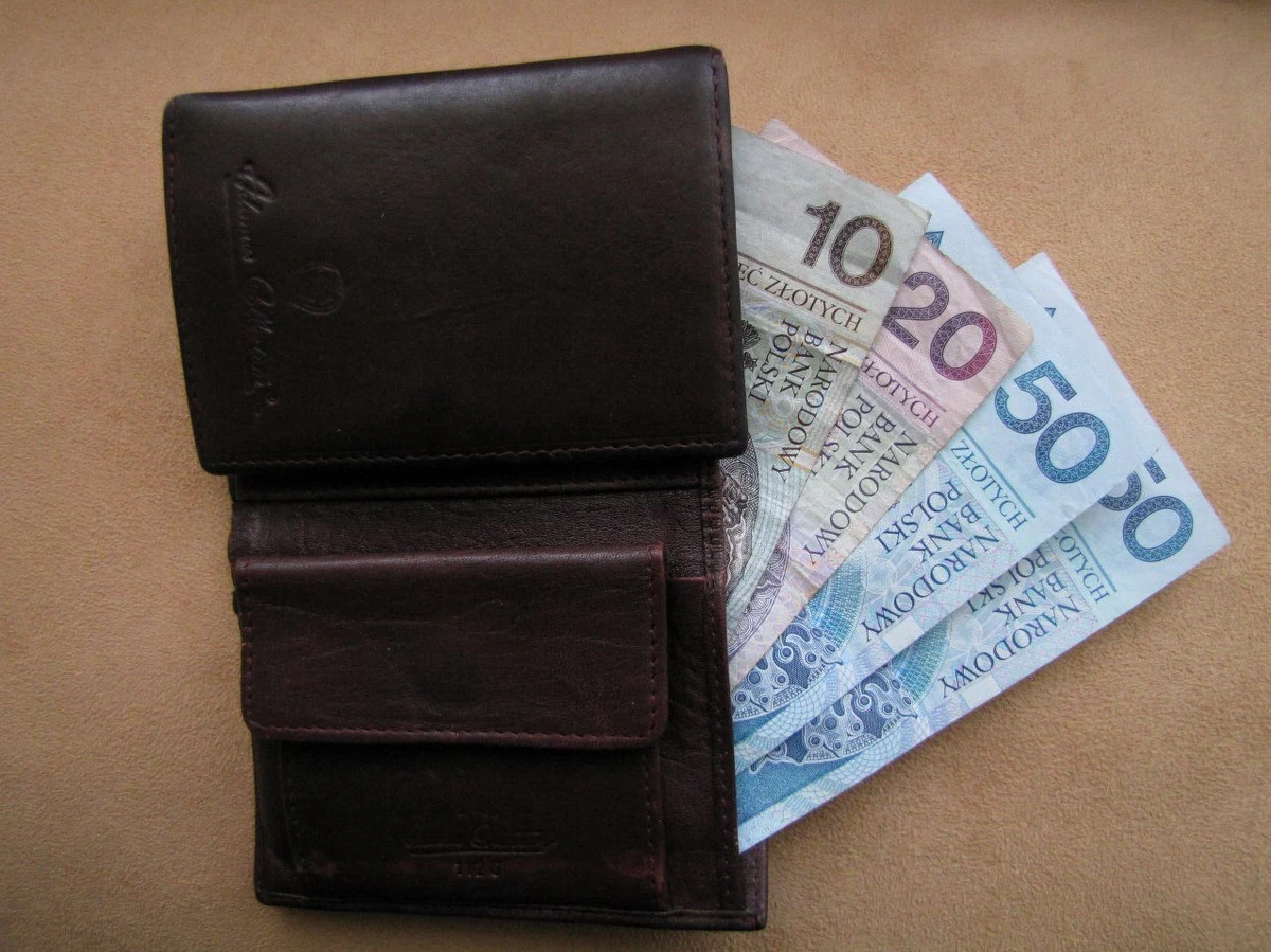 Kryzys zaciągnął hamulec w polskiej gospodarce. W pierwszym kwartale wzrost naszego PKB stopniał z 4,3 procent do 3,5 procent. Te bardzo niepokojące dane opublikował Główny Urząd Statystyczny.