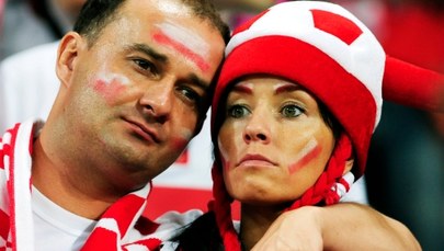 Smutni kibice reprezentacji Polski po meczu z Czechami 