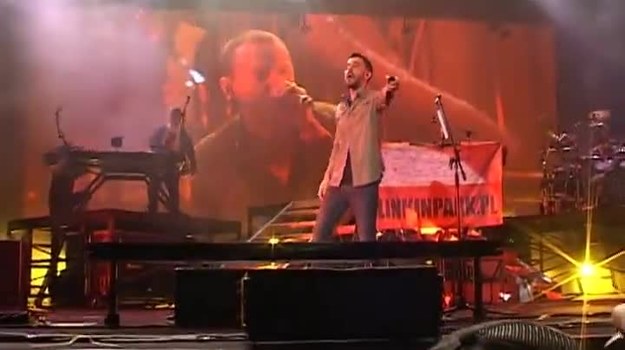 Ogłuszający ryk publiczności towarzyszył wejściu grupy Linkin Park na scenę. Amerykanie wrócili do Polski po sześciu latach i spotkali się z przyjęciem więcej niż euforycznym.