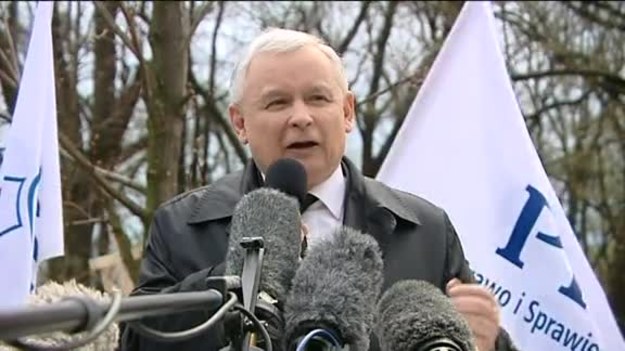 Podczas marszu przeciw nieprzyznaniu Telewizji Trwam koncesji na cyfrową emisję naziemną przemówienie wygłosił Jarosław Kaczyński (Agencja TVN/TVN24)
