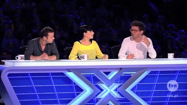 Jury ",X Factor", uwrażliwione na oryginalnych uczestników, tym razem nie zaakceptowało śpiewu gotyckiej Estrelli (21lat) z Warszawy.