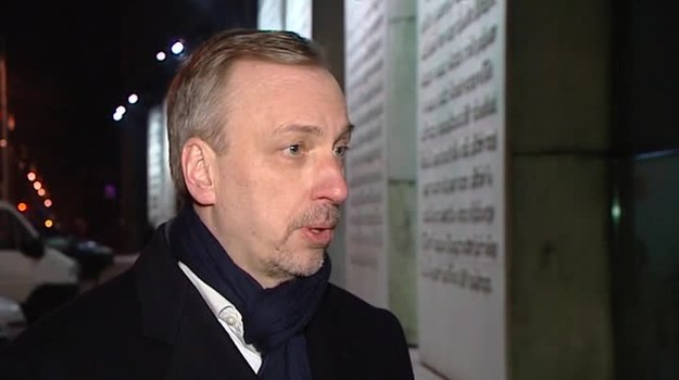 Kończy się wiek dwudziesty dla tych, którzy patrzą na literaturę, na filozofię - twierdzi Bogdan Zdrojewski. Mówiąc o zmarłej Wisławie Szymborskiej podkreśla, że już dawno straciła to, co ceniła najbardziej, czyli intymność.