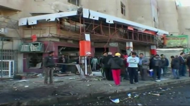 9 osób zginęło, a 72 zostały ranne w serii zamachów bombowych w Bagdadzie. Wśród ofiar i poszkodowanych są uczniowie szkoły, w pobliżu której zaparkowano jeden z czterech samochodów -pułapek.