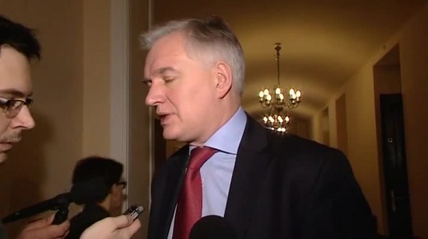 Minister sprawiedliwości Jarosław Gowin uważa, że należy zreformować sądy wojskowe. Nie wyklucza przy tym zmian w konstytucji. Zdaniem ministra, sądy wojskowe w czasie pokoju powinny być‡ częścią sądownictwa powszechnego.