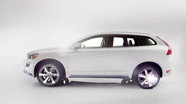 Volvo XC60 plug-in hybrid to prototyp samochodu o napędzie hybrydowym, z możliwością ładowania ze zwykłej sieci.