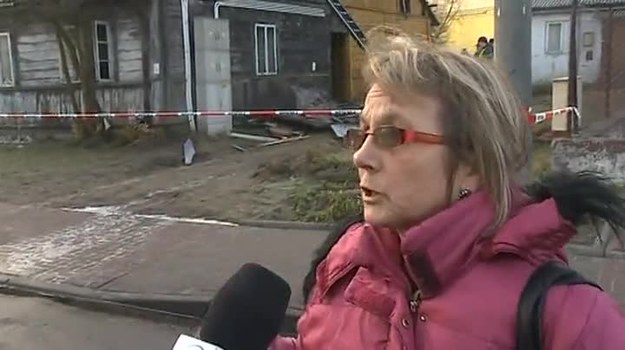 Siedem osób, w tym dwoje dzieci, zginęło w pożarze drewnianego domu w Białej Podlaskiej. Z płonącego budynku strażakom udało się wydostać 63-letnią kobietę, która została przewieziona do szpitala. Oto relacja jednego ze świadków.