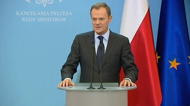 Premier Donald Tusk ocenił, że ludzie odpowiedzialni za upolitycznianie rocznic i obchodów państwowych dążą do osłabienia poczucia wspólnoty Polaków. Zdaniem premiera są to działania groźne i sprzeczne z polskim interesem.