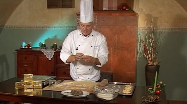 Mistrz Kuchni, Zbigniew Kurleto przygotowuje pieczone pierogi z kaszą manną i makiem niebieskim.