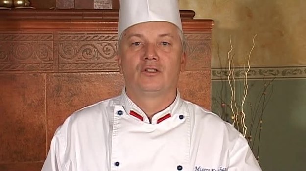 Mistrz Kuchni, Zbigniew Kurleto przygotowuje tradycyjny kulebiak, z ryżem i grzybami.