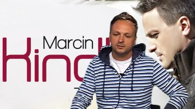 Na debiutanckim solowym albumie Marcina Kindla znalazły się zarówno premierowe kompozycje, jak i dwie piosenki napisane dla innych wykonawców: Ewy Farnej i Jacka Stachurskiego.