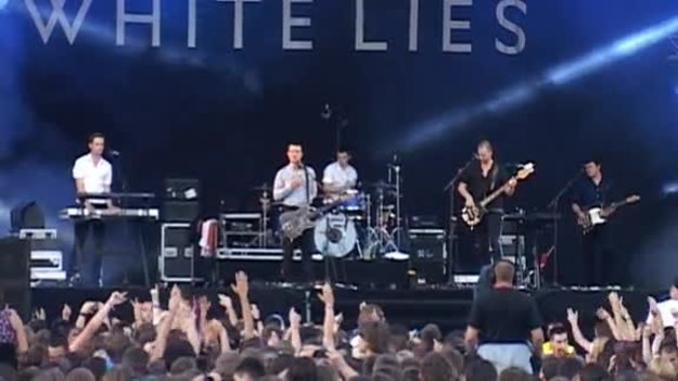 Fragment koncertu White Lies, który odbył się podczas pierwszego dnia festiwalu Coke Live w Krakowie.