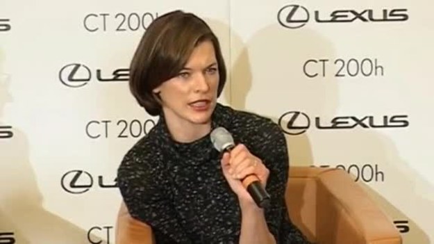 Choć zasłynęła rolami w filmach akcji, Milla Jovovich nie unika ról w niskobudżetowych produkcjach. - Wcielanie się w różne postaci ma wartość terapeutyczną - mówi.