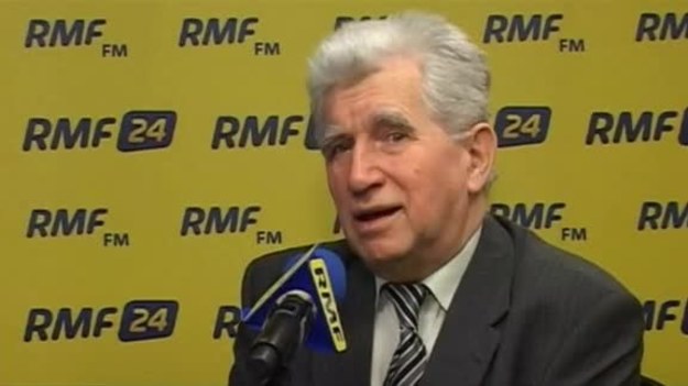 W tej chwili władza Muammara Kadafiego ogranicza się już tylko do Trypolisu i okolic - mówił w Kontrwywiadzie RMF FM Jan Natkański były ambasador w krajach arabskich.
