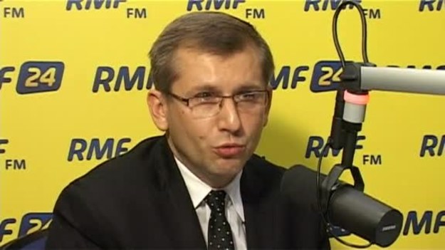 Zachowanie osadzonego Ryszarda C. wskazuje, że miał jeden obsesyjny cel. Teraz w areszcie jego główny element dnia to szczegółowe zapoznawanie się z prasą, szczególnie materiałami na swój temat - mówił w Kontrwywiadzie RMF FM minister sprawiedliwości Krzysztof Kwiatkowski.