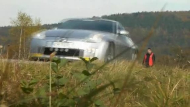 To nietypowy rajd.  Ścigają się w nim byli zawodnicy, działacze sportów samochodowych i...  dziennikarze.  Zapraszamy na film z tegorocznej edycji  "Żubrów".