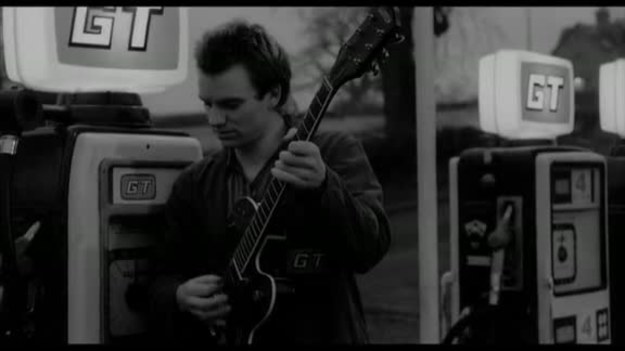 Niewielka rólka w filmie "Radio On" (1980) jako gitarzysty na opuszczonej stacji benzynowej to - według reżysera filmu Christophera Petita - najlepsza kreacja w aktorskiej karierze Stinga.