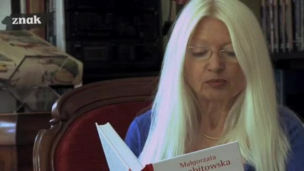 Małgorzata Niezabitowska czyta fragmenty swojej nowej powieści "Składana wanna". Ożywająca pod piórem autorki przeszłość pokazuje, że prawda jest dużo bardziej interesująca niż fikcja.