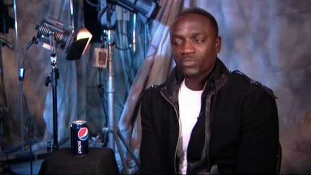 Akon - senegalski raper i piosenkarz R&B - wziął udział w charytatywnej akcji firmy Pepsi, wspierającej młodych mieszkańców Afryki. W projekt zaangażowanych zostało kilkunastu artystów z całego świata, m. in. Keri Hilson i Polka, Ramona Rey.