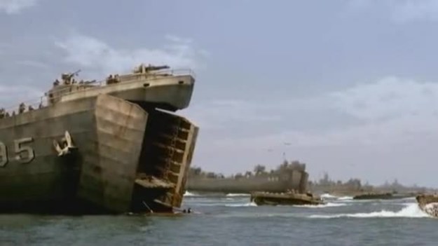 Zrealizowany z epickim rozmachem, obfitujący w sceny batalistyczne mini-serial produkcji HBO "Pacyfik" przedstawia losy trzech amerykańskich żołnierzy.