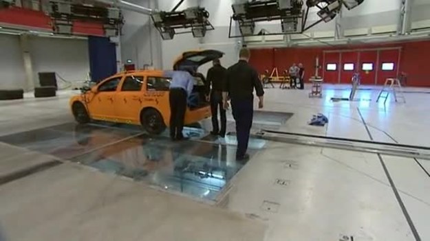 Firma Volvo rozpoczęła badania nad bezpieczeństwem pojazdów z napędem elektrycznym.