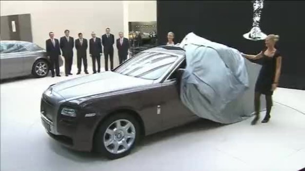 Rolls-royce ghost to najnowszy i najmniejszy model tego producenta.