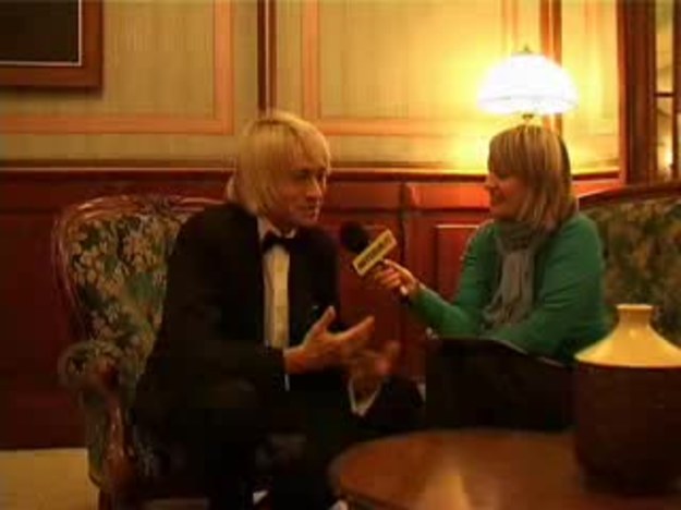 Kinga Siedziuk rozmawia z jednym z najpopularniejszych polskich kompozytorów muzyki instrumentalnej, filmowej i teatralnej - Piotrem Rubikiem.
