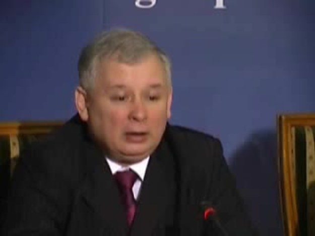 Premier Jarosław Kaczyński odpowiada na zarzuty "Wprost" dotyczące wydatków na jego asystentów...