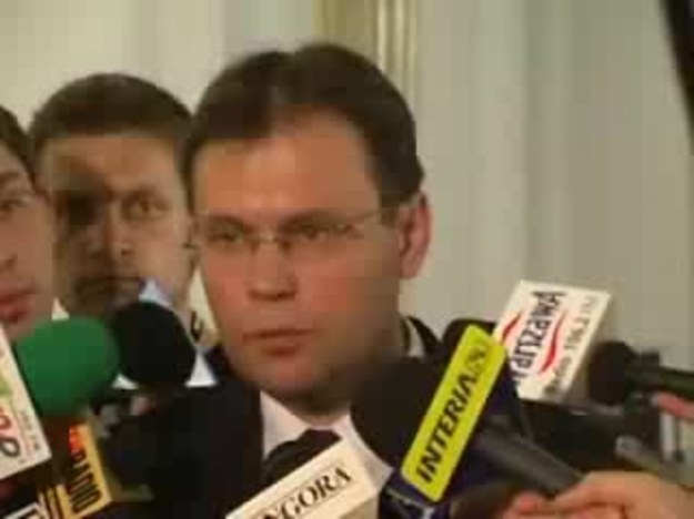 Poseł PiS Arkadiusz Mularczyk zażądał od prof. Andrzeja Zolla przeprosin. Chodzi o wypowiedź Zolla, w której zarzucił posłowi, że występując przed Trybunałem Konstytucyjnym, dopuścił się przekroczenia uprawnień i pomówił sędziów TK.