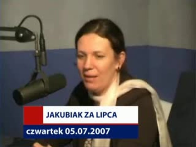 Flesz informacyjny: * Trwają poszukiwania trojga polskich alpinistów. * Elżbieta Jakubiak zostanie ministrem. * 28-latkowie do wojska! * Wymiana ognia w Pakistanie. * Kobieta - ministrem obrony!