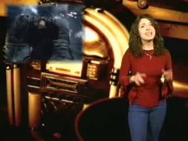 Brytyjska piosenkarka Kim Wilde zadebiutowała w 1981 roku utworem "Kids in America", który trafił na 2 miejsce angielskiej listy przebojów. Dla wielu znana jest przede wszystkim z wielkiego hitu "You Keep Me Hangin' On".