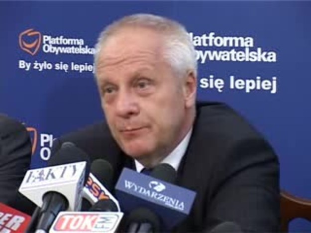 O osiągnięciach rządu Jarosława Kaczyńskiego - mówi senator PO Stefan Niesiołowski.