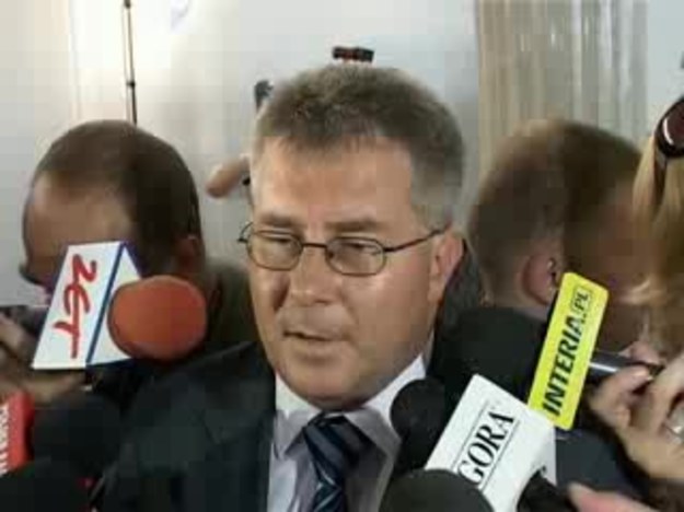 Ryszard Czarnecki twierdzi, że był przypadkowym świadkiem rozmowy między Januszem Kaczmarkiem, a Wojciechem Olejniczakiem. Kaczmarek miał uspokajać szefa SLD, że wśród posiadaczy kont nie ma pierwszoligowych polityków Sojuszu.